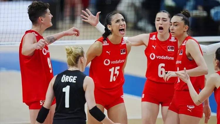 Eda Erdem havalara uçurdu: Filenin Sultanları'nda flaş karar 10